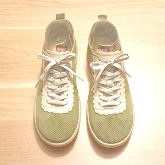 On Foot Perforated Design Leather Shoe's in Size 40/8.5 (Handmade in Spain) - Picture 2 of 10